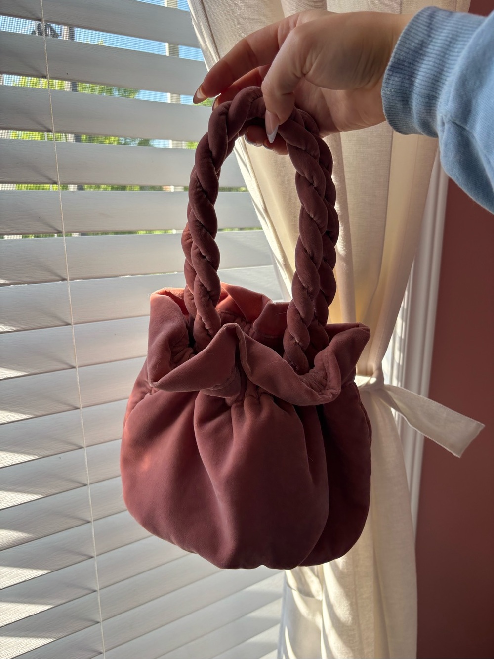Velvet Braided Handle Tote Bag - Dusty Rose urban outfitters - Picture 1 of 4
